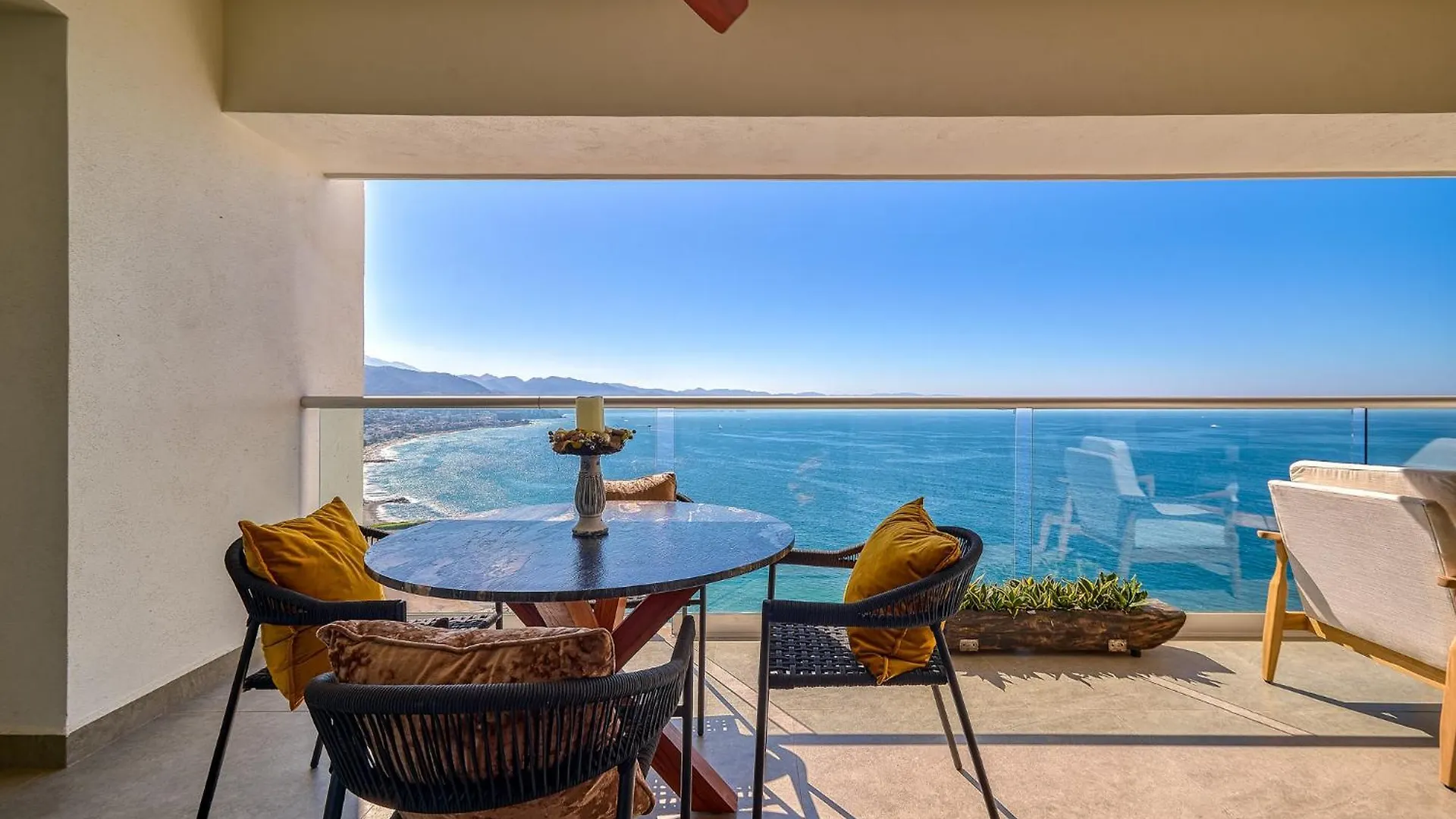 Oceanfront Apartment Puerto Vallarta Mexiko