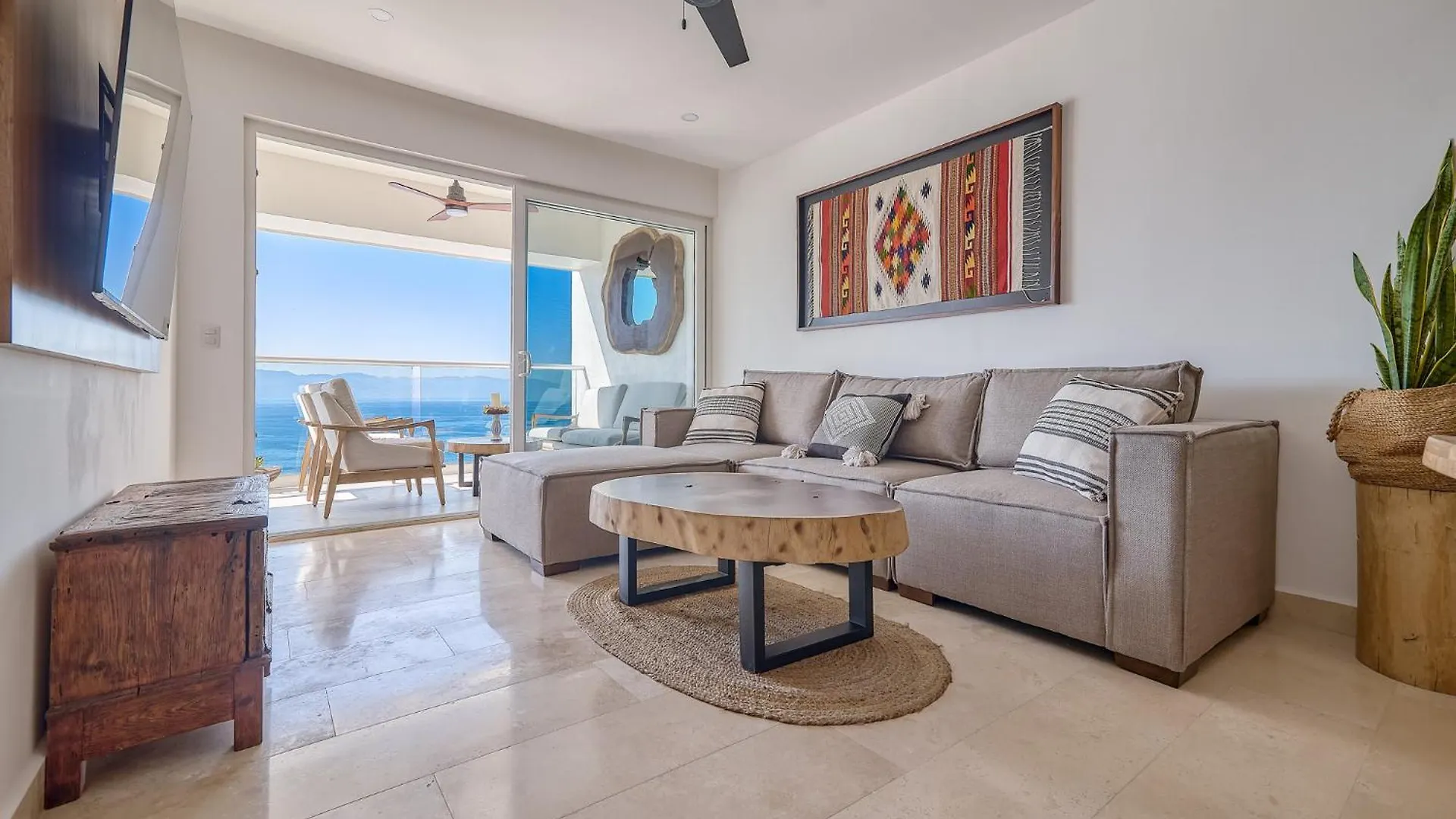 Oceanfront Apartment プエルトバラータ